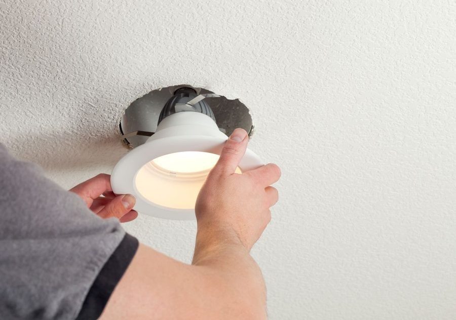 Installing LED retrofit bulb into ceiling